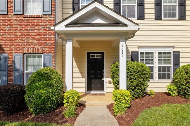 Foto del edificio - Well Maintained Three Bedroom Home!
