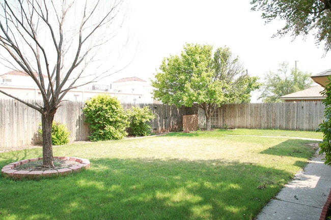 Building Photo - 9705 Abbeville Ave