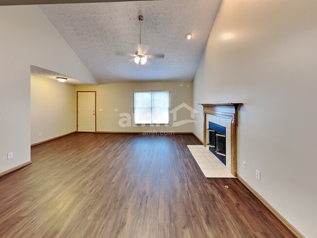 Foto del edificio - 2649 Cross Creek Ave