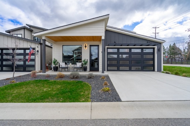 Building Photo - 3242 N Rosalia Rd