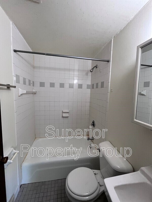 Foto del edificio - 714 N Oak St