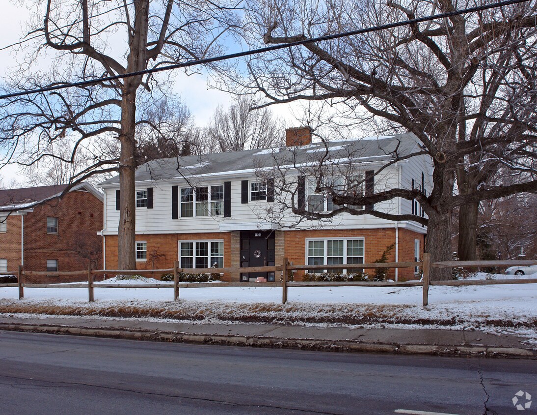 Primary Photo - 1235 E Main St