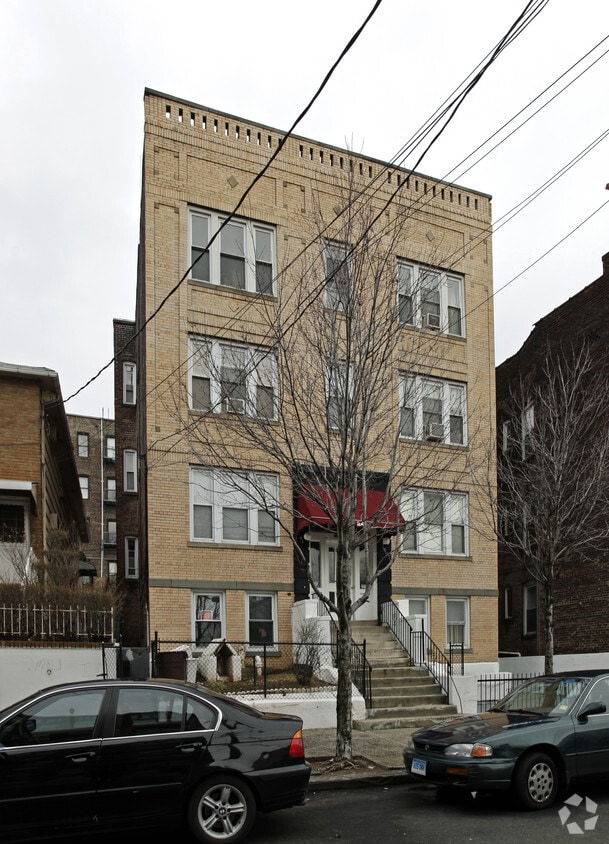 Building Photo - 84 Van Wagenen Ave