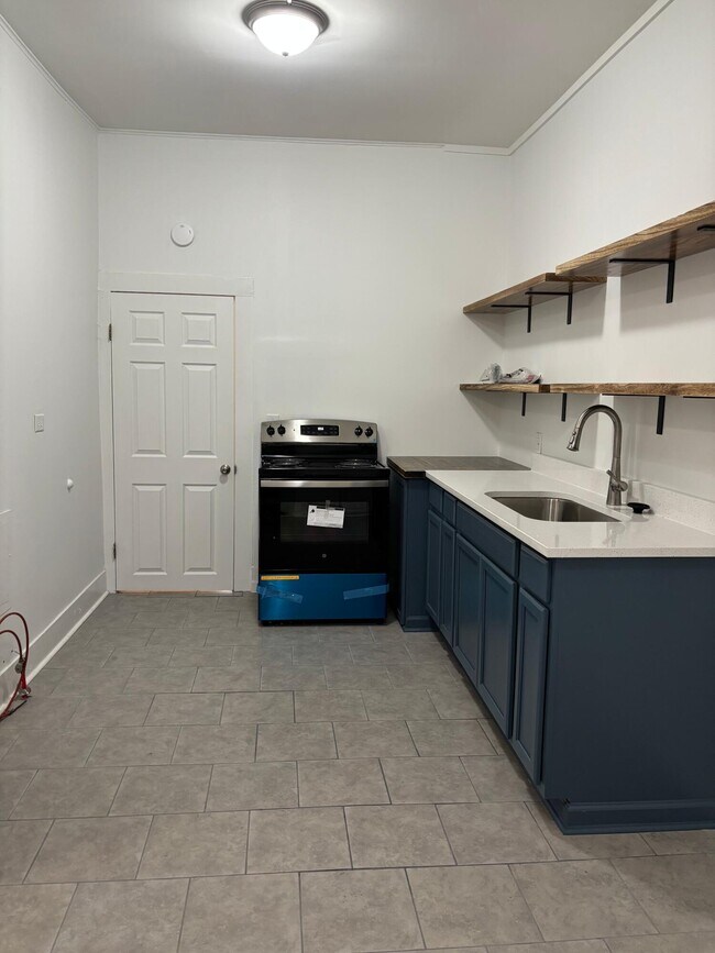 Foto del edificio - 403 W Hampton Ave