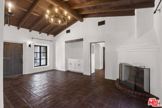 Foto del edificio - 1300 N Harper Ave