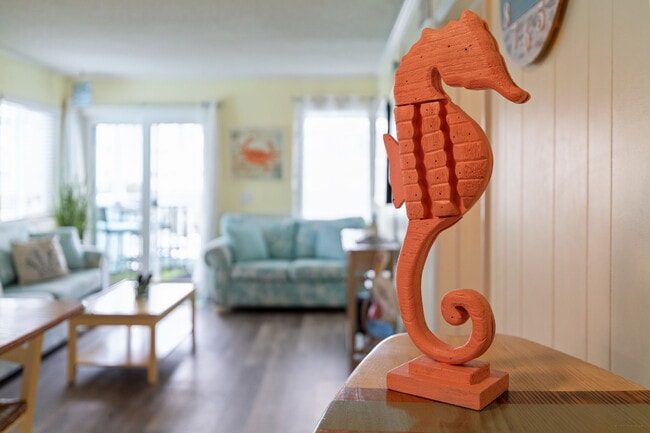 Building Photo - 301 Commerce Way