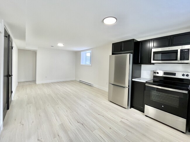 Building Photo - 82 Lasalle Dr