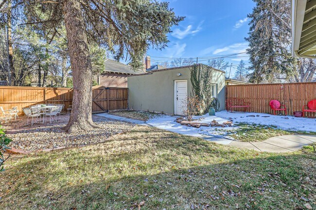 Building Photo - 3 BDR Oasis near Denver Botanic Gardens