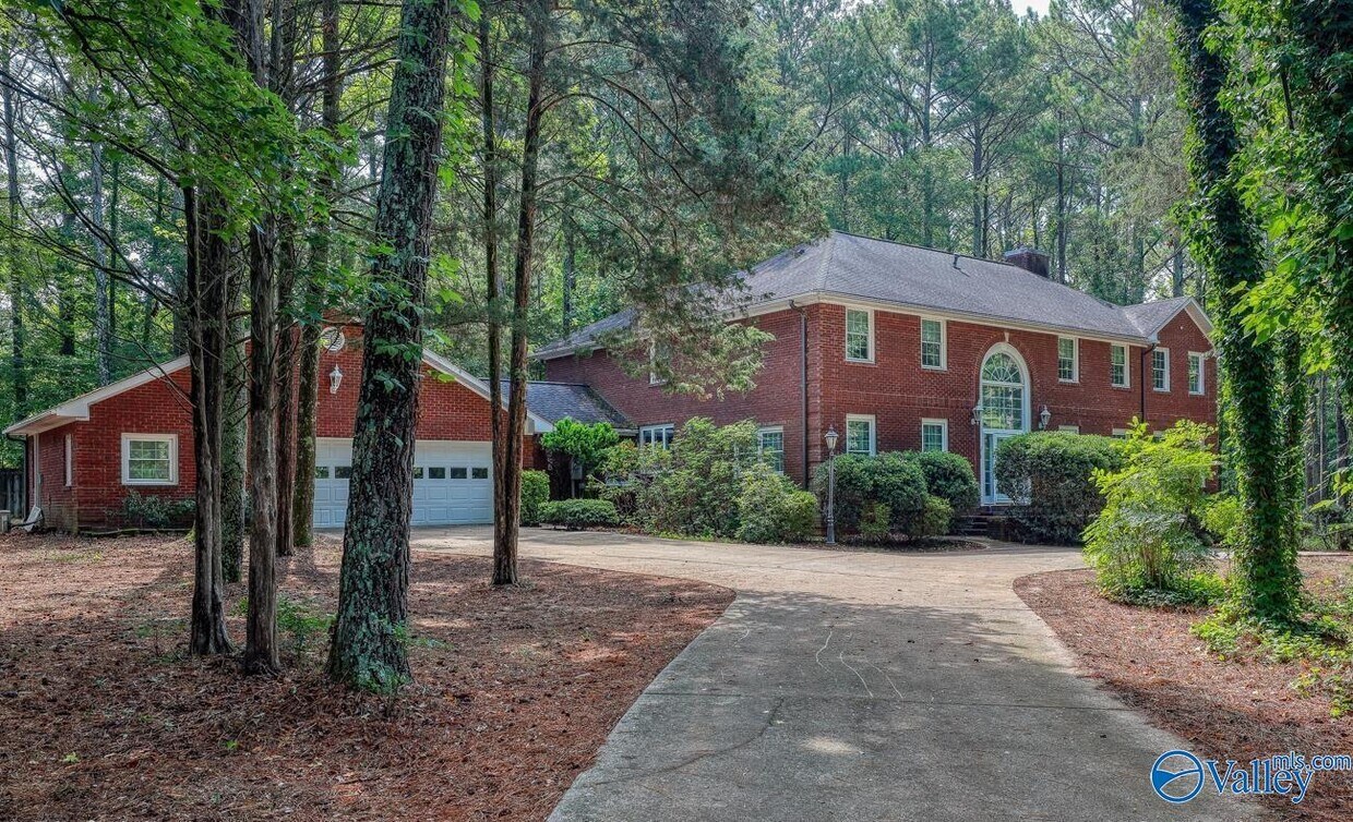 935 Jeff Rd NW, Huntsville, AL 35806 House Rental in Huntsville, AL