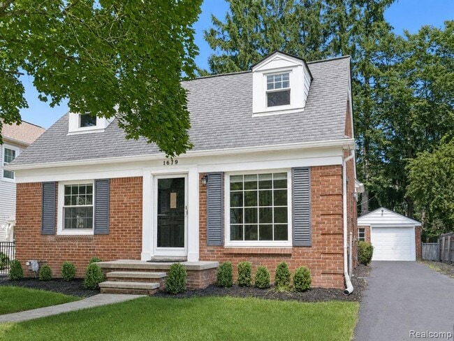Building Photo - 1679 Villa Rd