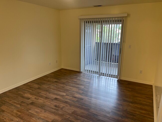 Building Photo - 9213 Jefferson Cove