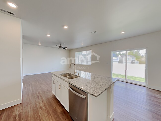 Foto del edificio - 19228 16th Ave Ct E