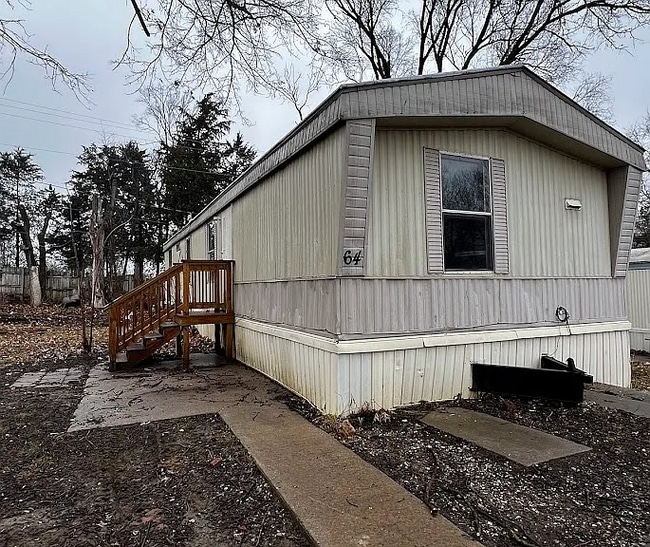 Building Photo - 7601 N Hwy Vv