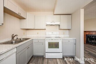 Building Photo - 3310 Cochran Dr