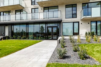 Building Photo - Bellevue MTL