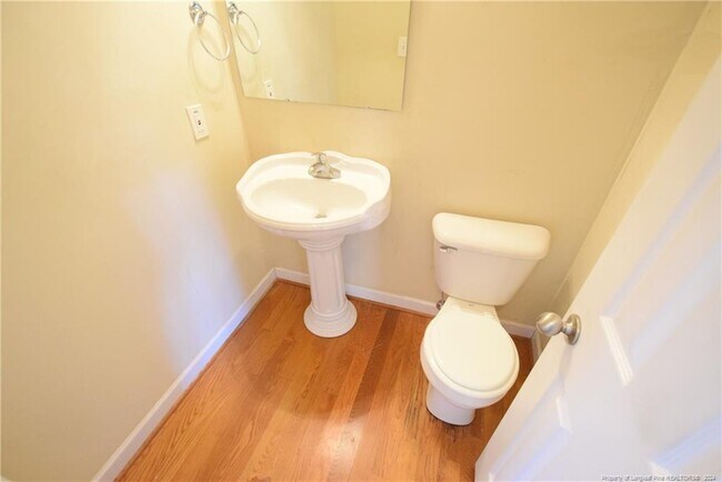 Building Photo - 502 Edwinstowe Ave