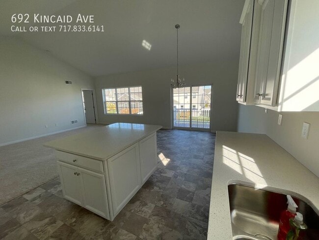 Foto del edificio - Stunning New Construction - 3 Bdrm / 2.5 B...