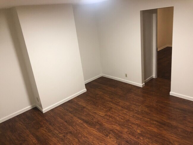 Building Photo - 94 Wyona St