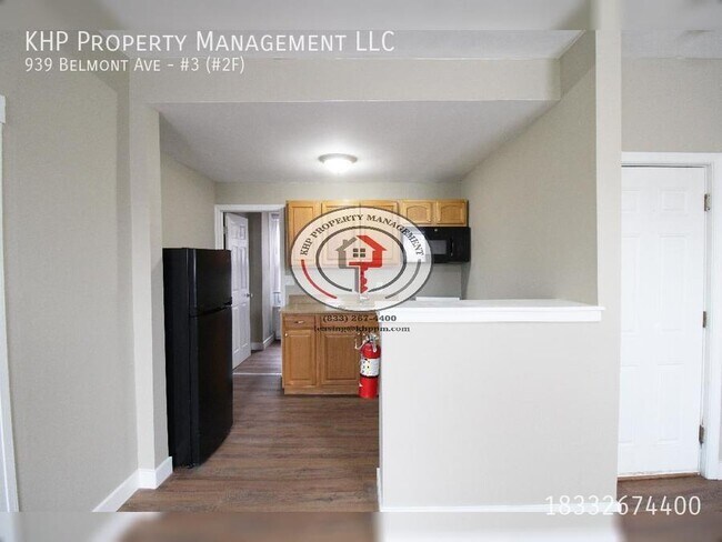 Building Photo - ONE MONTH FREE RENT! Comfortable Studio Ap...
