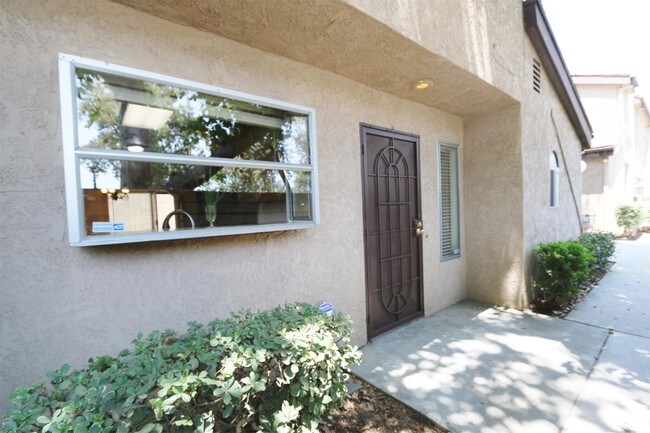 Building Photo - 1716 S Mountain Ave