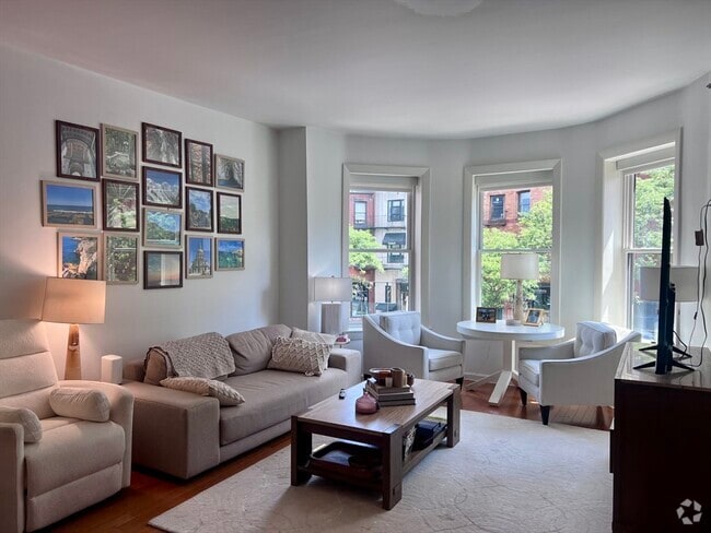 Building Photo - 177 Newbury St