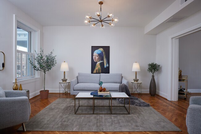 Foto del edificio - 1364 Oak St NW