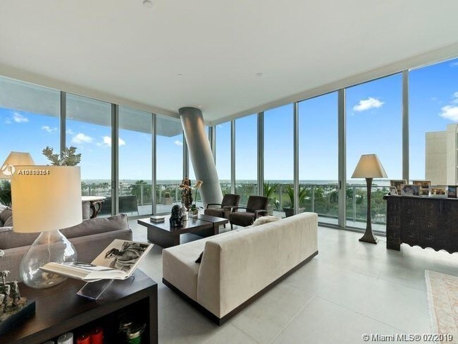 Foto del edificio - 2675 S Bayshore Dr