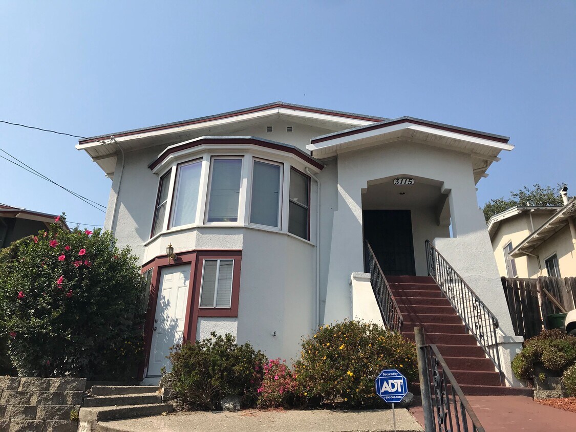 Foto principal - 3115 Kingsland Ave