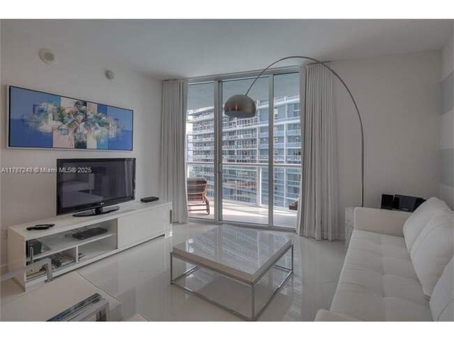 Building Photo - 475 Brickell Ave