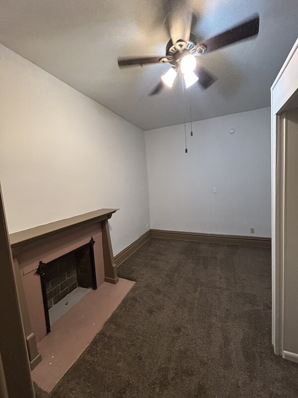 Building Photo - 628 S Rose St
