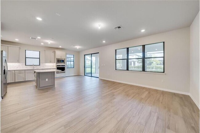 Foto del edificio - 4440 Waterside Dr