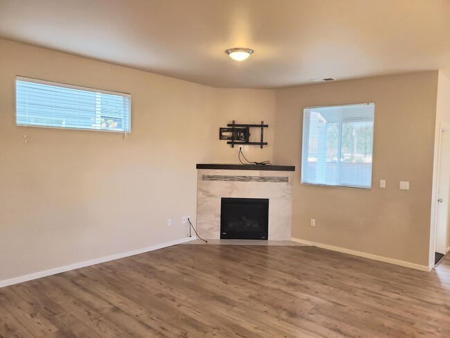 Building Photo - Home for Rent in Puyallup