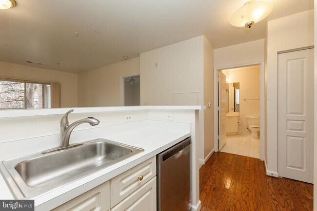 Foto del edificio - 2204 Westcourt Ln