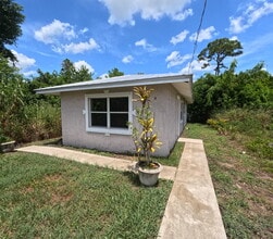 Building Photo - 5555 SE 47th Ave