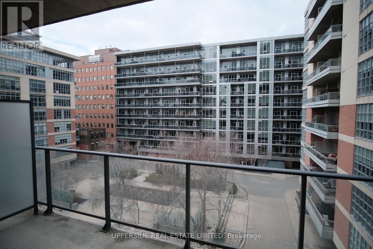 Primary Photo - 478-478 King St W