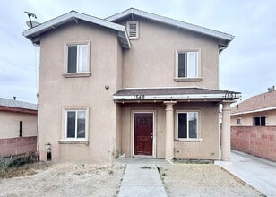 Building Photo - 1549 E 50th St
