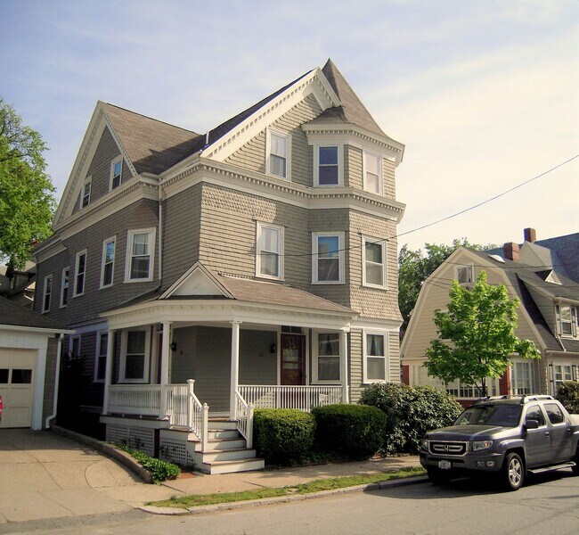 Exterior - 10 Adelphi Ave