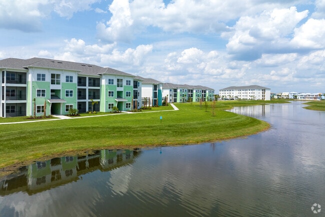 Building Photo - The Retreat at Sunset Walk