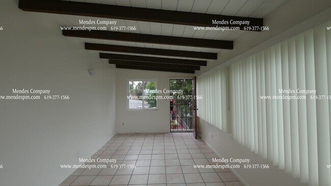 Building Photo - Cozy 2 bed / 1 bath Upstairs Unit With A L...