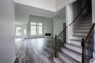 Building Photo - 216 Monterrey Rd W