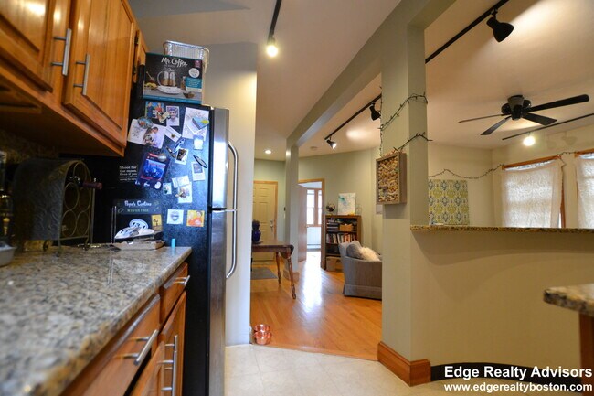 Foto del edificio - 77 Easton St