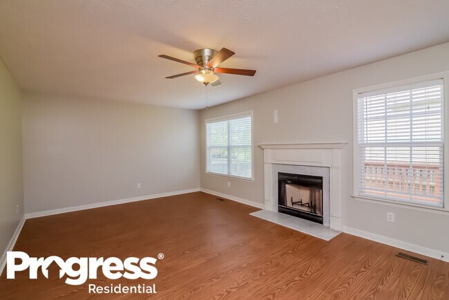 Building Photo - 2821 Windcrest Tr