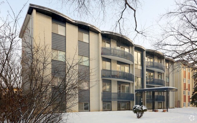 Building Photo - Michelle Manor Apartments