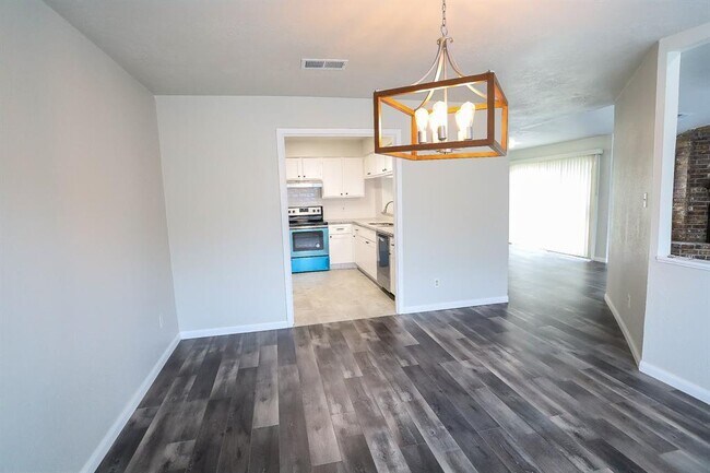 Building Photo - 8706 Beau Monde Dr