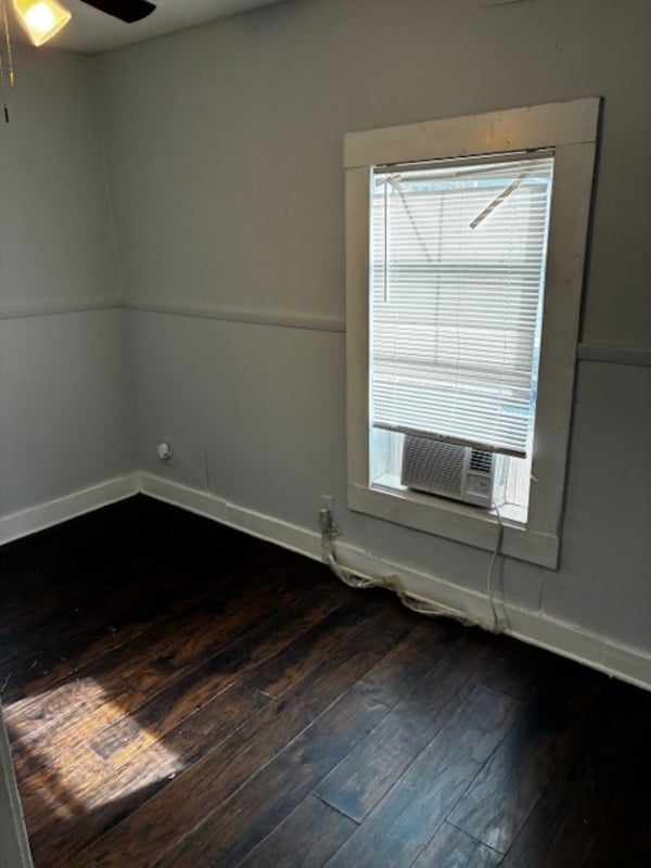 Foto del edificio - 7121 Bloxham Ave