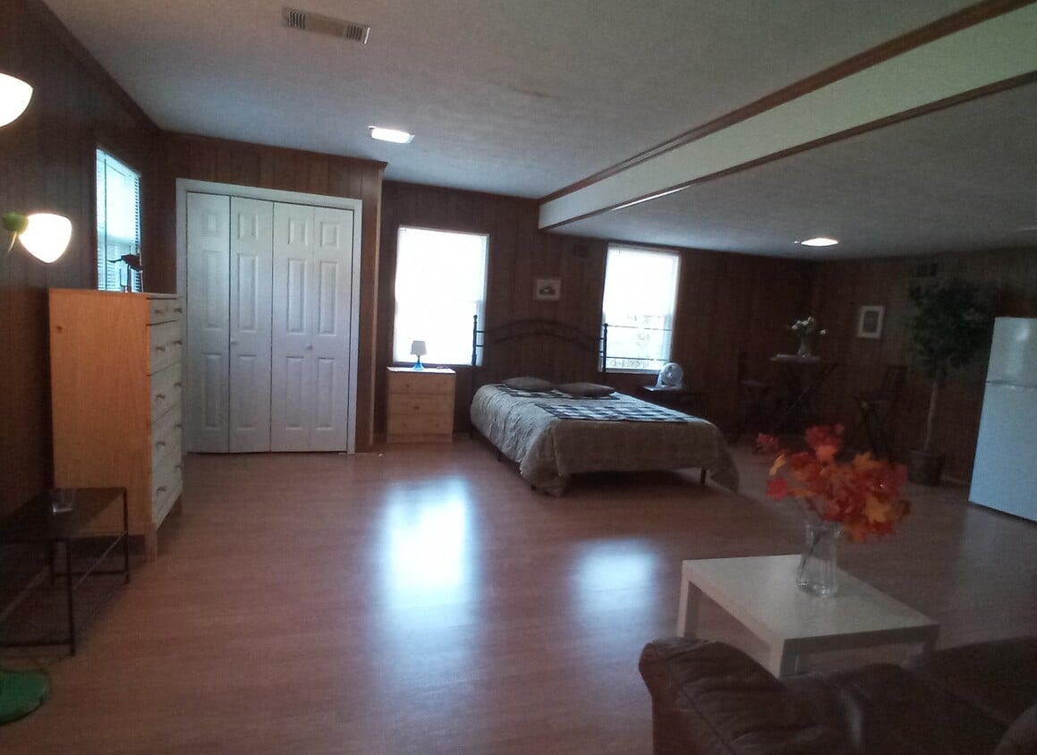 5211 Lilburn Stone Mountain Rd SW Unit Studio Apartment, Lilburn, GA