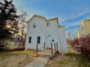 Building Photo - 1507 6th St