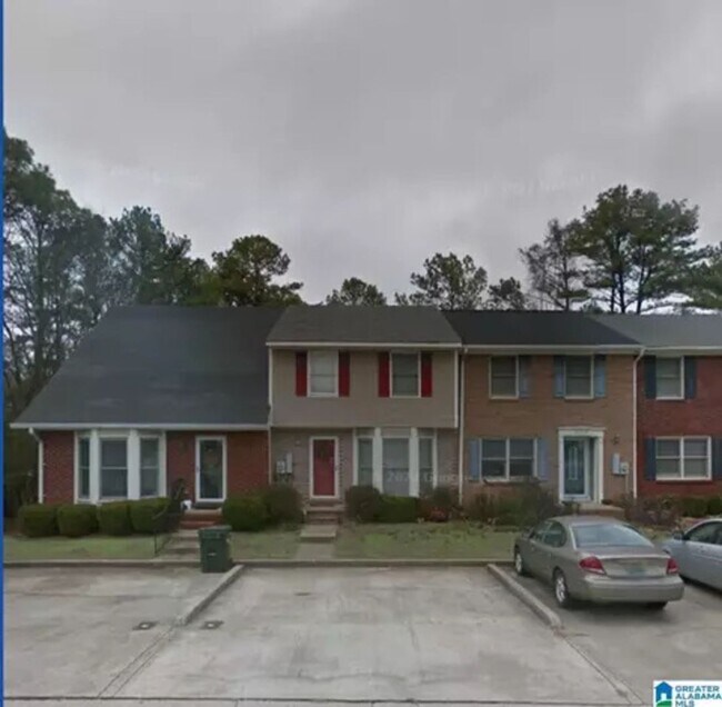 Foto del edificio - 5004 Falling Creek Ln