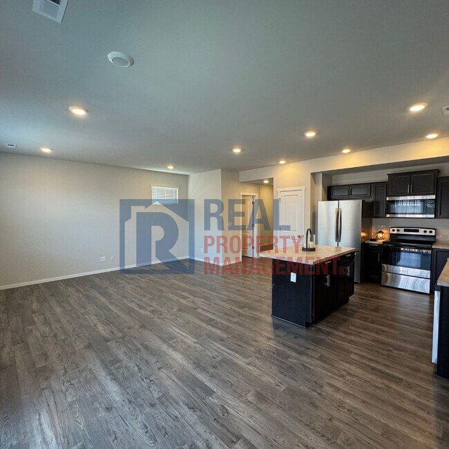 Building Photo - 18781 Lipoma Pl E