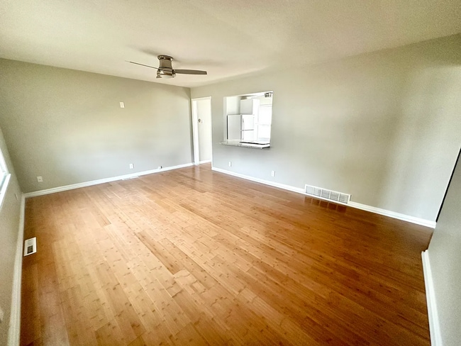 Building Photo - 7330 S 71st St